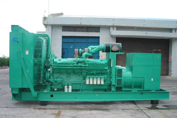 奉节工厂发电机应急发电时如何更准确地检查发电机状态？