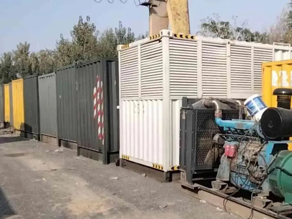 奉节200KW柴油发电机机组每小时油耗是多少？