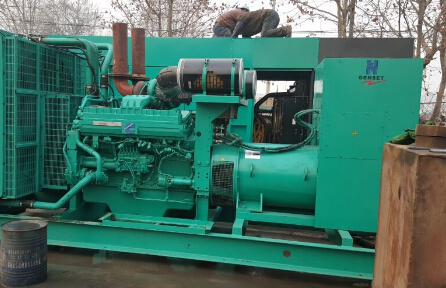 奉节发电机组如何判断水冷式机油散热器内部是否需要清洗？